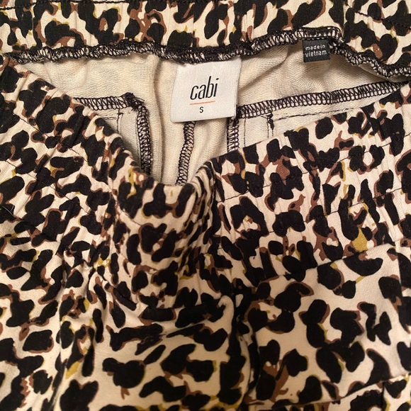 CAbi Women's Pivot Spotted Leopard Jogger Size Small Pockets #5680 EUC - Picture 2 of 2